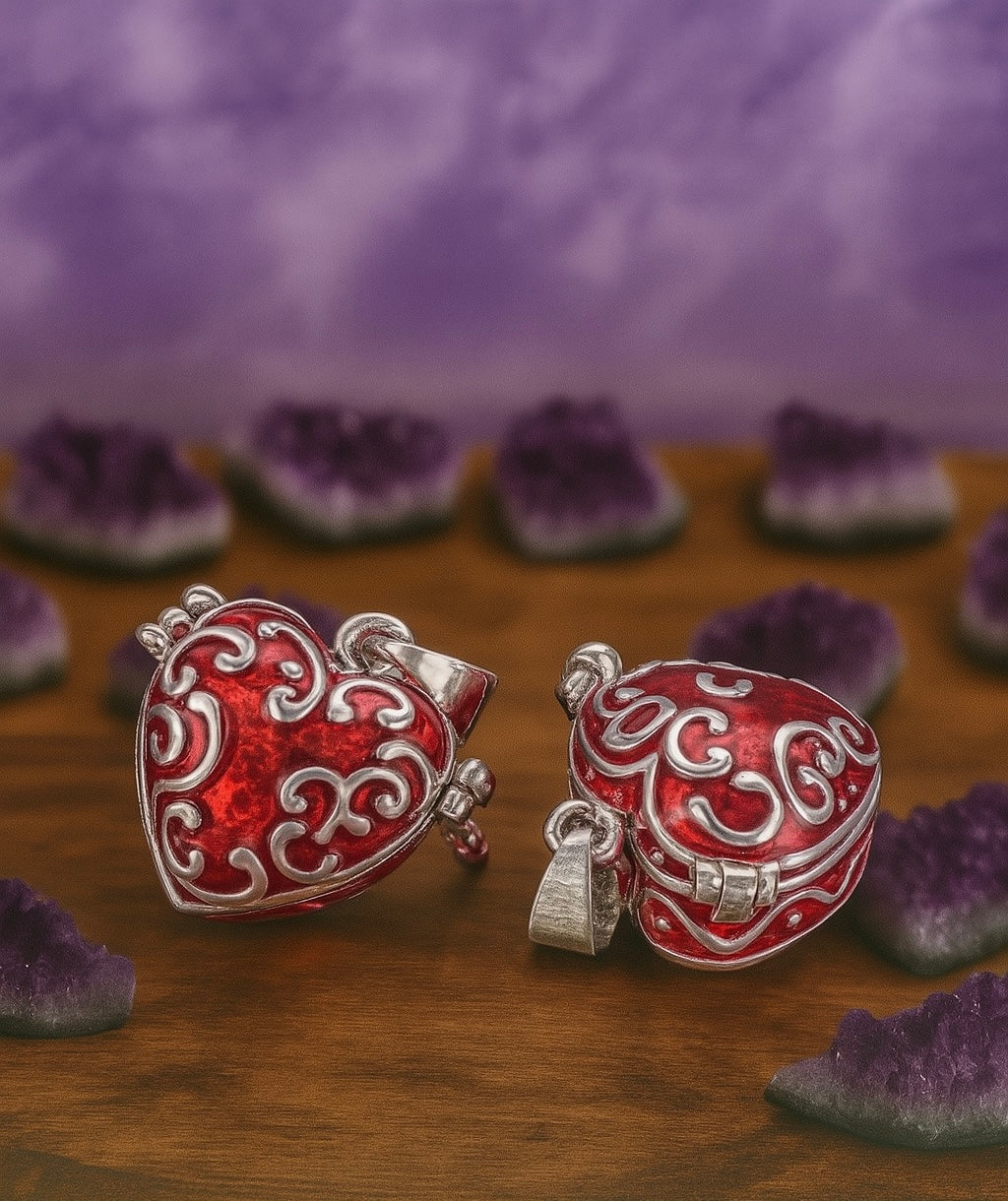 Amuleto Cofre Corazón de Plata y Rojo – Colgante Guardasecretos Místico